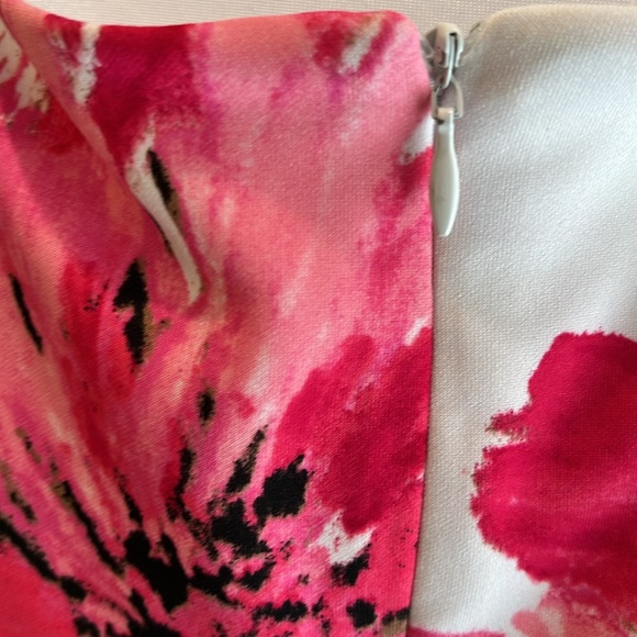 Maggie London pink flower dress - Picture 3 of 6